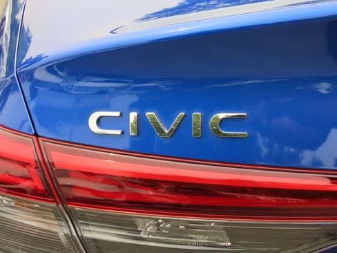 Used 2023 Honda Civic EX image 7