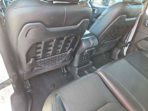 Used 2023 Jeep Wrangler Rubicon w/ Cold Weather Group image 17