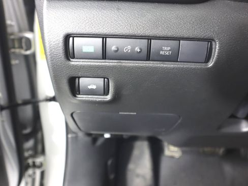 Certified 2022 Nissan Sentra S image 17