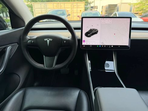 Used 2021 Tesla Model Y Long Range AWD/4WD image 13