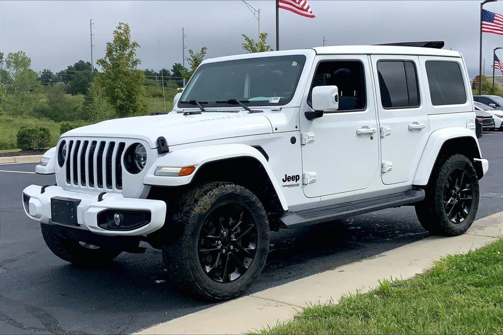 Used 2021 Jeep Wrangler Unlimited Sahara AWD/4WD image 5