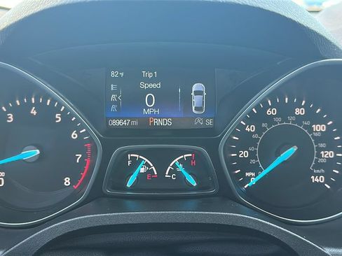 Used 2018 Ford Escape SE w/ SE Sync 3 Package FWD image 2