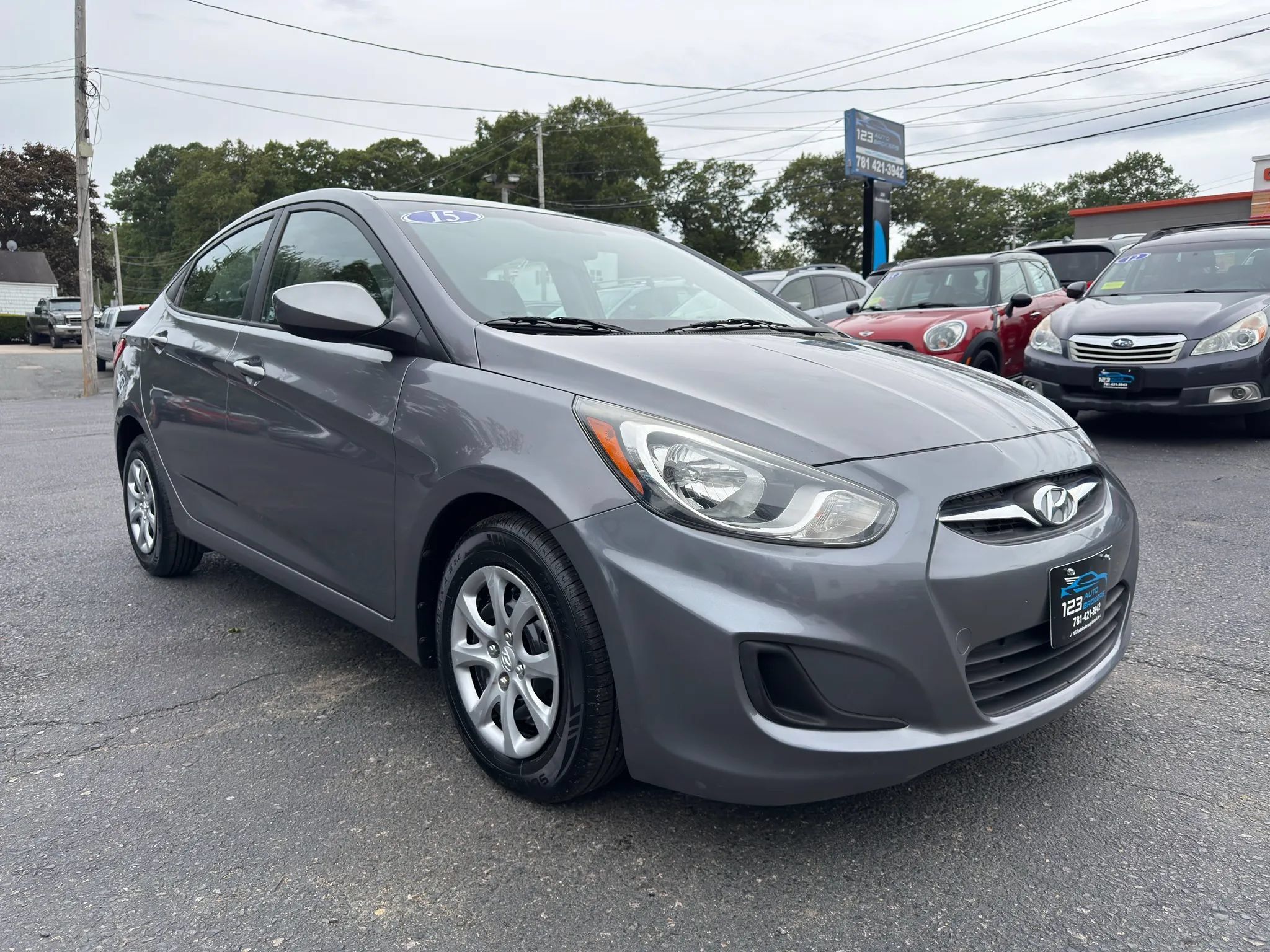 Used 2014 Hyundai Accent GLS FWD image 1