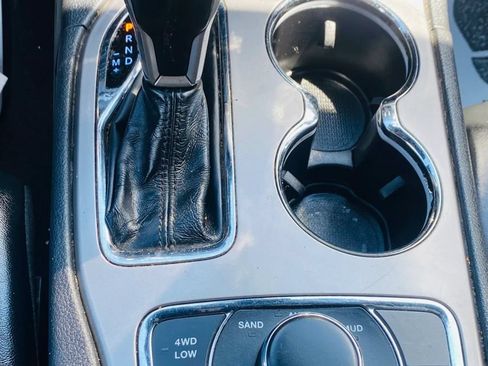 Used 2021 Jeep Grand Cherokee Limited w/ Sun & Sound Group AWD/4WD image 17
