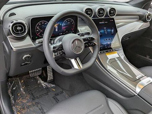 Used 2026 Mercedes-Benz GLC 300 image 3