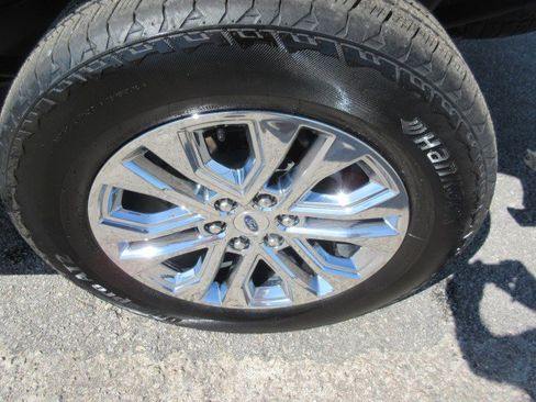 Used 2025 Ford F150 Lariat w/ Equipment Group 502A High image 11