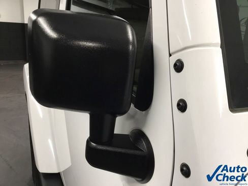 Used 2016 Jeep Wrangler Sahara AWD/4WD image 19