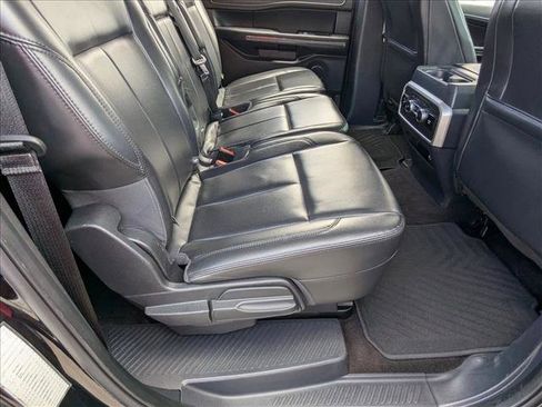 Used 2022 Ford Expedition Max XLT image 18
