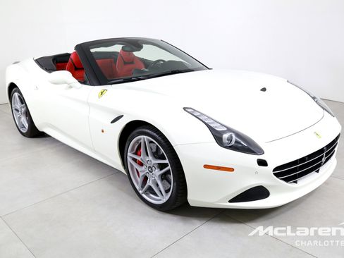 Used 2017 Ferrari California T image 4