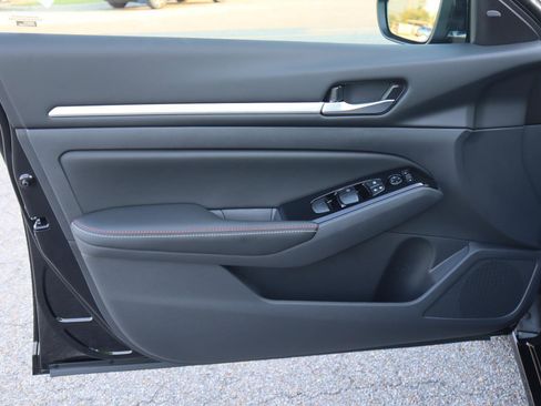 New 2025 Nissan Altima 2.5 SR w/ SR Premium Package image 13