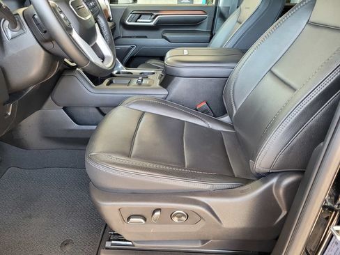 Used 2025 GMC Sierra 2500 Denali w/ Denali Reserve Package AWD/4WD image 9