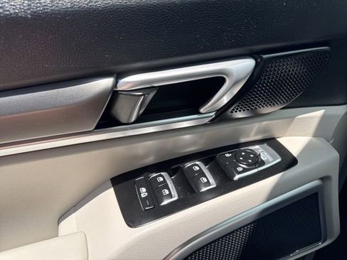 Used 2020 Kia Telluride S AWD/4WD image 23