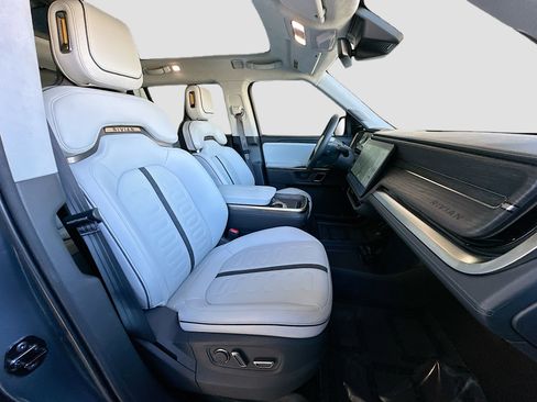 Used 2023 Rivian R1S Adventure image 30