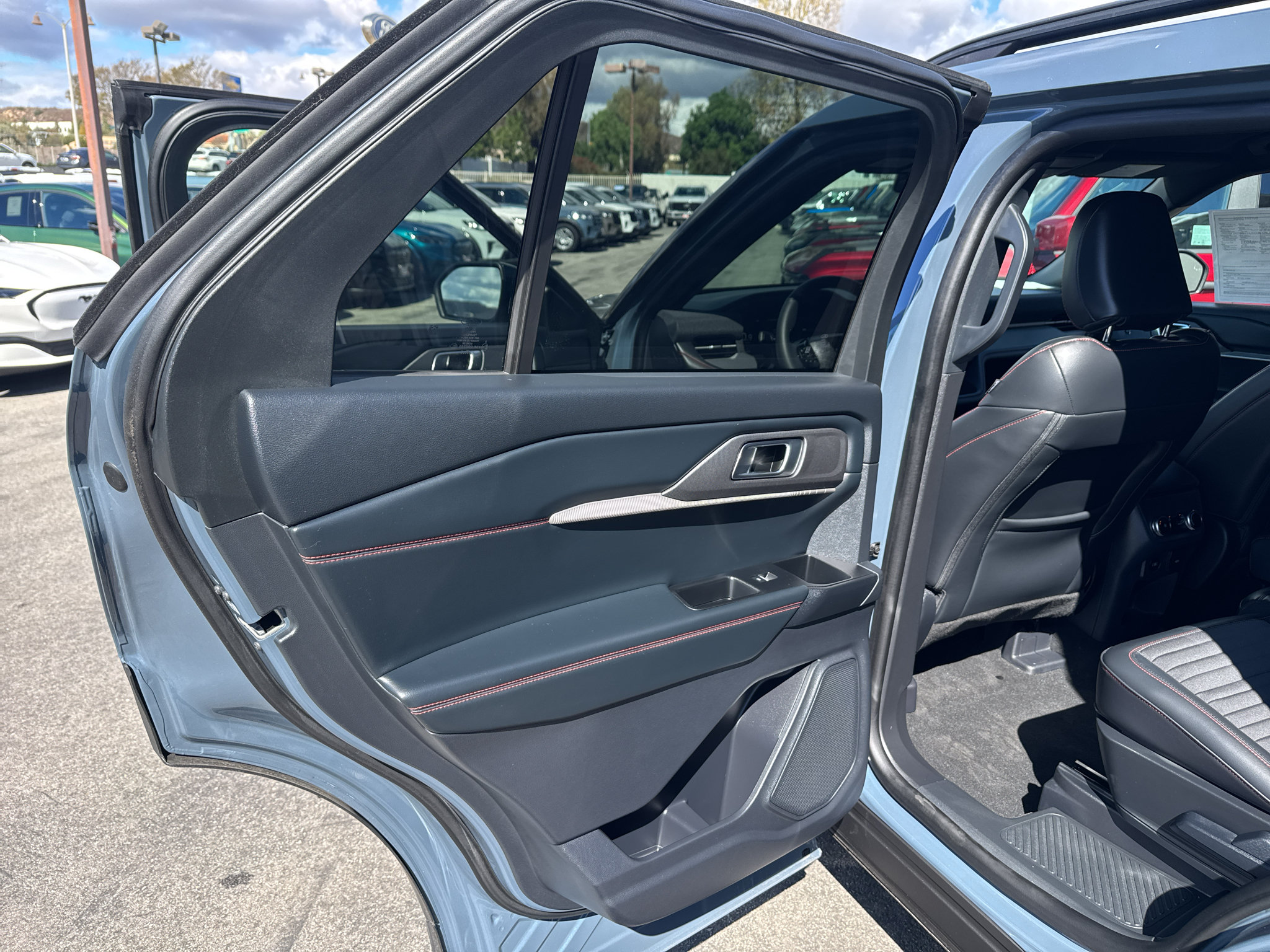 Used 2026 Ford Explorer ST-Line RWD image 16