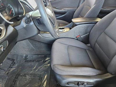Used 2022 Chevrolet Malibu LT image 14