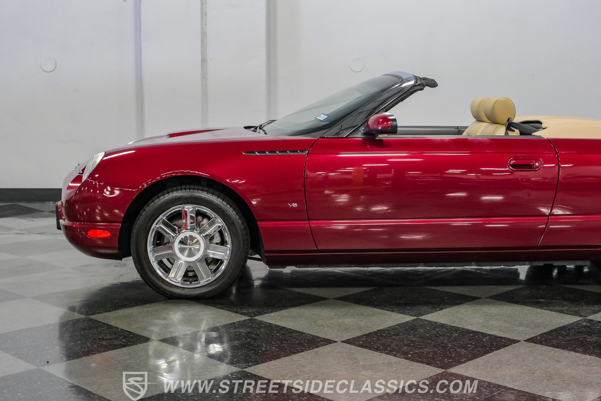 Used 2004 Ford Thunderbird RWD image 27