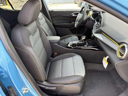 New 2026 Chevrolet Trax LT w/ Driver Confidence Package image 24