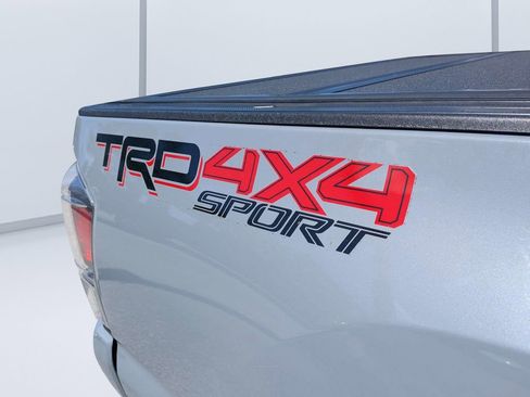 Used 2020 Toyota Tacoma TRD Sport w/ Technology Package AWD/4WD image 12