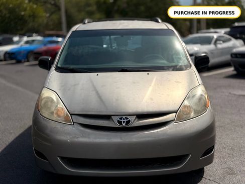 Used 2009 Toyota Sienna CE FWD image 9