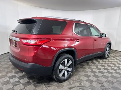 Used 2018 Chevrolet Traverse LT image 3