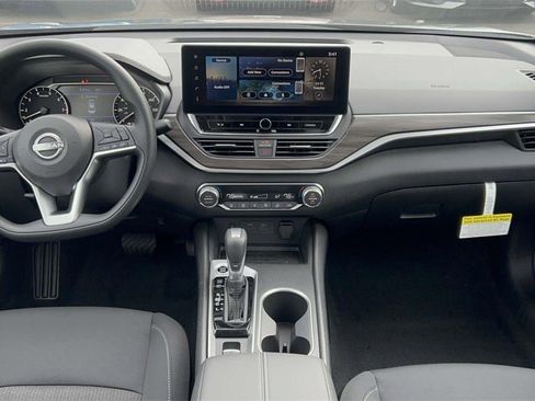 New 2025 Nissan Altima 2.5 SV w/ SV Special Edition Package image 31