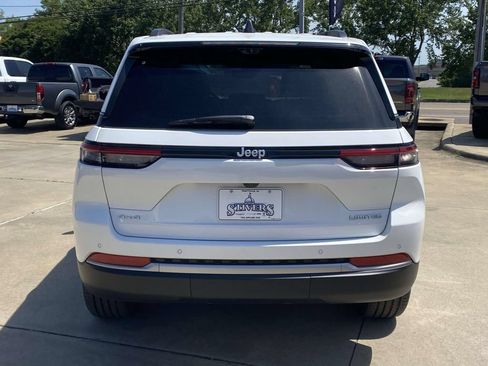 New 2026 Jeep Grand Cherokee Limited w/ Luxury Tech Group II AWD/4WD image 6
