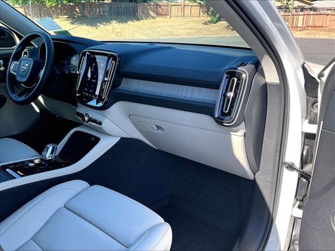 Used 2026 Volvo XC40 B5 Plus w/ Protection Package Premier AWD/4WD image 19