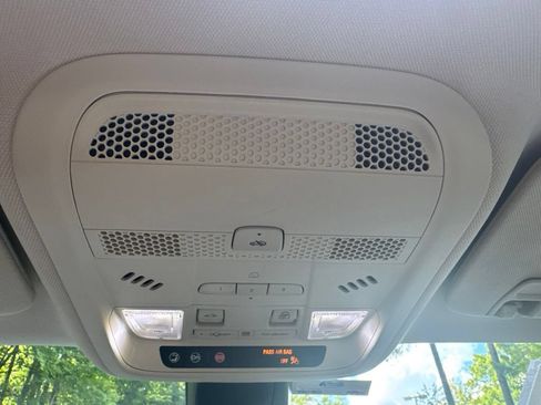 Used 2021 Cadillac XT5 Premium Luxury w/ LPO, Floor Liner Package FWD image 22