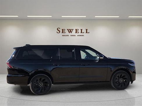 New 2026 Lincoln Navigator L Reserve w/ Jet Appearance Package image 5