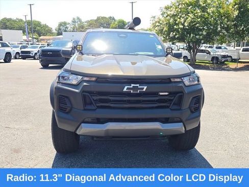 Used 2024 Chevrolet Colorado Trail Boss w/ Advanced Trailering Package AWD/4WD image 12