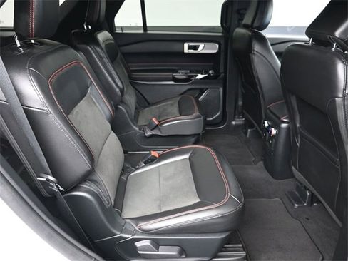 Used 2023 Ford Explorer ST-Line w/ Class IV Trailer Tow Package image 14