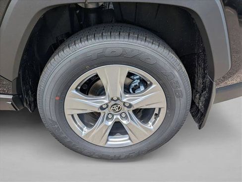 Used 2025 Toyota RAV4 LE image 9