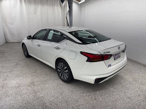 Used 2025 Nissan Altima 2.5 SV FWD image 4