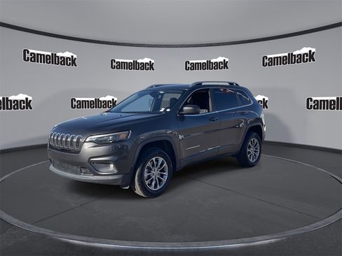 Used 2019 Jeep Cherokee Latitude Plus w/ Comfort/Convenience Group image 3
