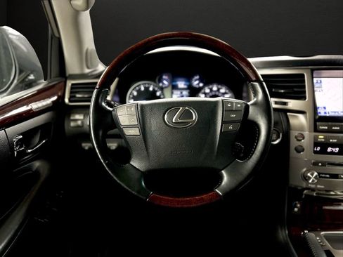 Used 2015 Lexus LX 570 4WD w/ Luxury Package image 30