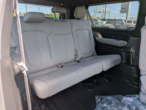New 2026 Jeep Grand Wagoneer L Limited AWD/4WD image 30