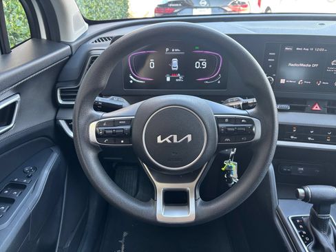 Used 2025 Kia Sportage LX AWD/4WD image 26