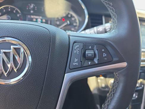 Used 2021 Buick Encore Preferred w/ Safety Package II FWD image 17