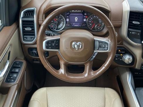 Used 2019 RAM 1500 Laramie AWD/4WD image 7