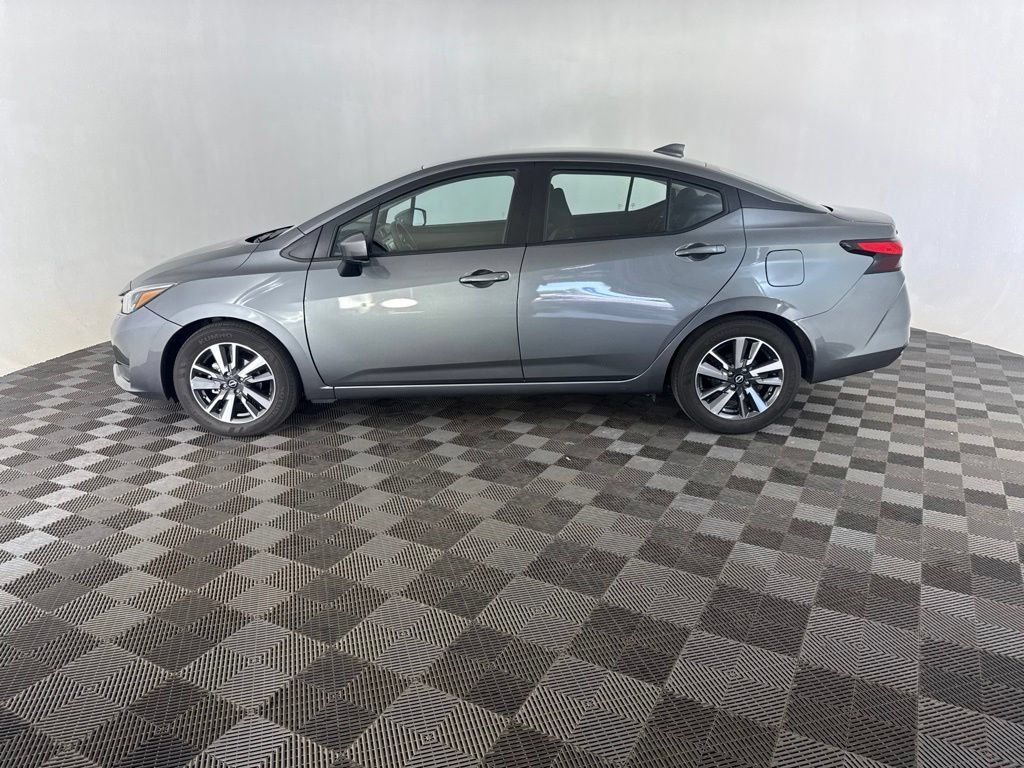 Used 2025 Nissan Versa SV FWD image 9
