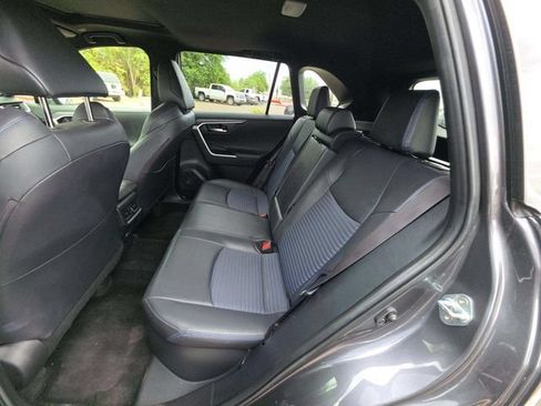 Used 2025 Toyota RAV4 XSE AWD/4WD image 11