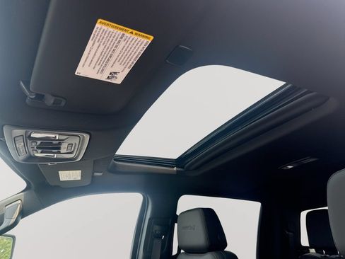 New 2026 GMC Sierra 2500 AT4 w/ AT4 Premium Plus Package AWD/4WD image 19