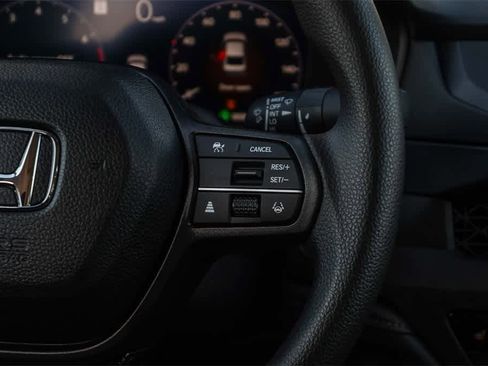 Used 2025 Honda Accord SE image 18