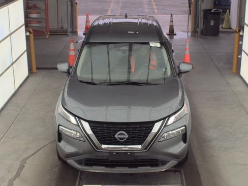 Used 2023 Nissan Rogue SV AWD/4WD image 2