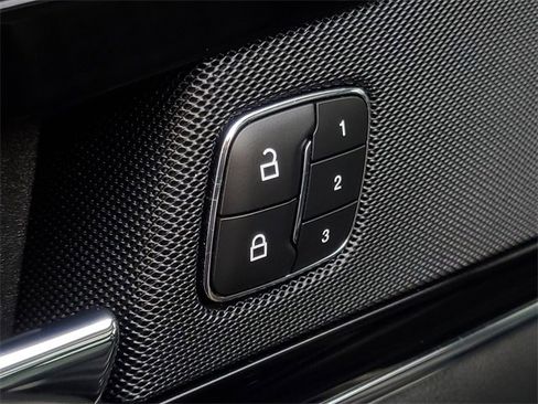 Certified 2023 Lincoln Nautilus Reserve image 17