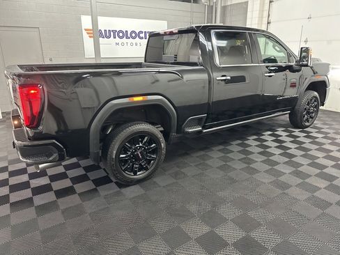 Used 2022 GMC Sierra 2500 Denali w/ Denali Black Diamond Edition image 10