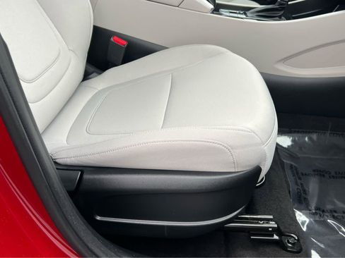 New 2025 Hyundai Tucson SE AWD/4WD image 18