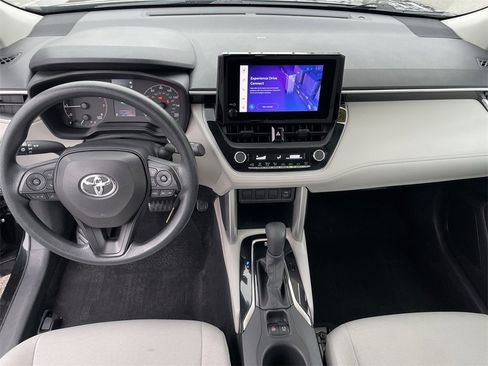 Used 2023 Toyota Corolla Cross L image 15