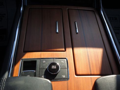 Used 2019 Lincoln Navigator Reserve image 26