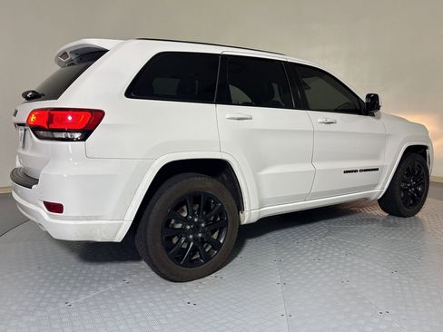 Used 2020 Jeep Grand Cherokee Altitude image 9